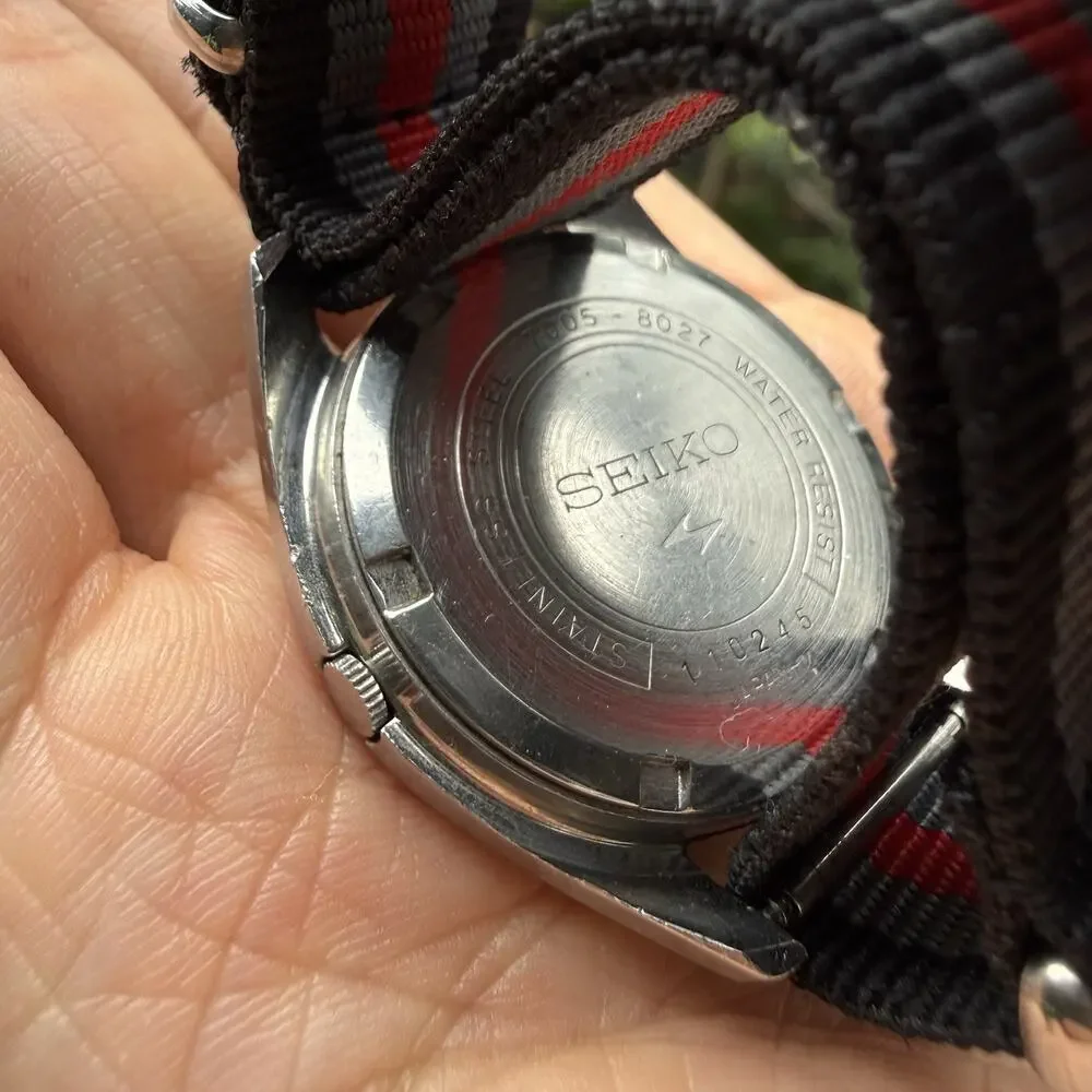 Vintage Seiko 7005-8027 Automatic Wrist Watch Steel 17 Jewels Black Gray Dial